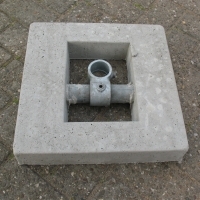 betonblok-met-draaibare-koppeling-400x400x70cm